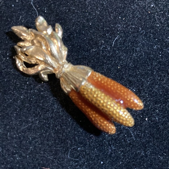 Vintage autumn corn brooch. $5 shipping PayPal preferred - Picture 2 of 4